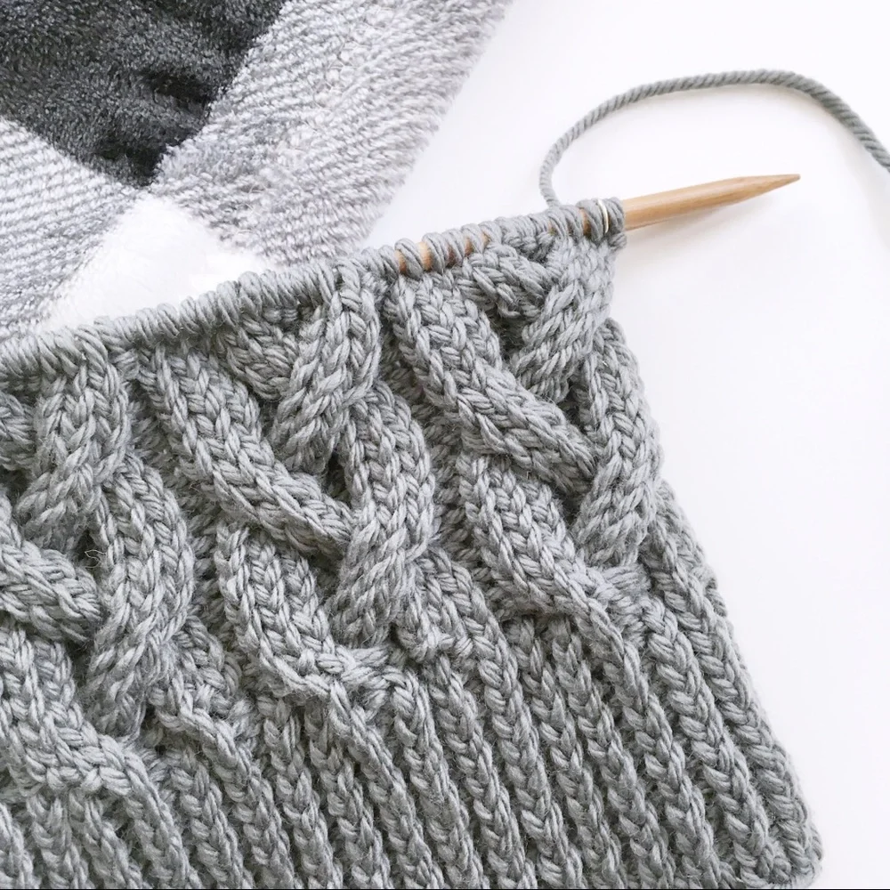 NWT Beanie Hat Gray Cable Knit Handmade Women Girl Teen OS Pom-Pom Merino Wool - Picture 8 of 8